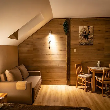 Siodme Niebo * שצ'קלארסקה פוראובה